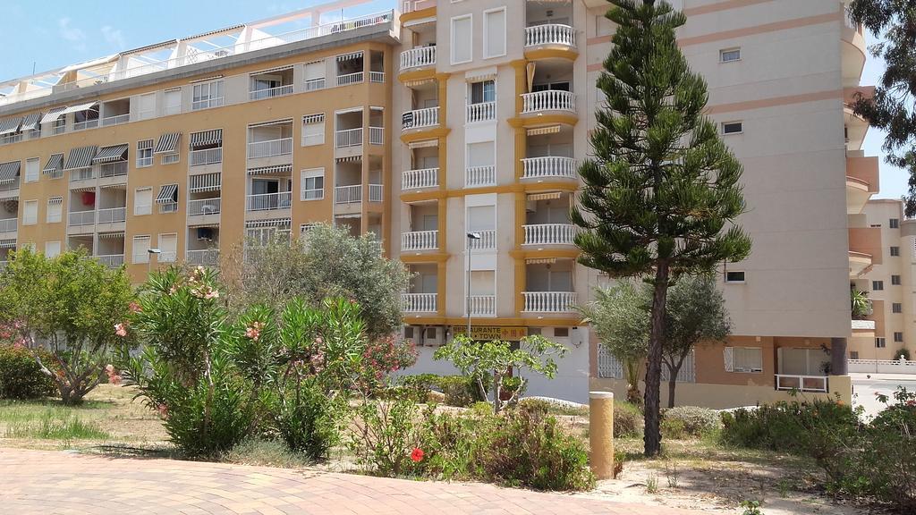 Apartamento Cervantes Guardamar del Segura Bagian luar foto